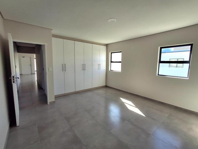 3 Bedroom Property for Sale in Britannia Bay Western Cape